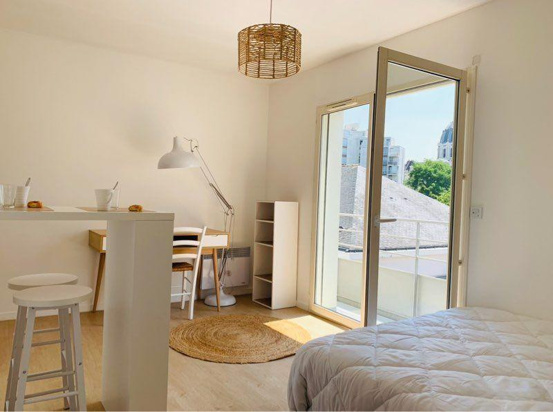 
                                                Location
                                                 Centre -quartier lamoriciere- libre de suite