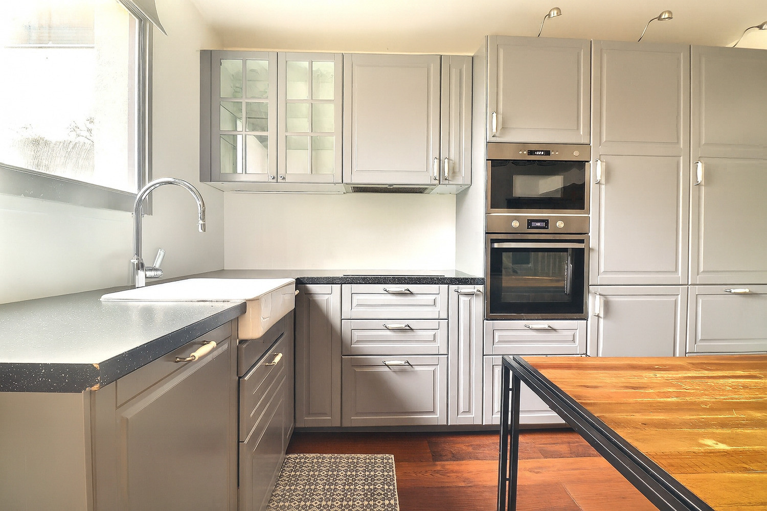 
                                                Vente
                                                 Centre ville - 72m² - 3 pièces avec terrasse