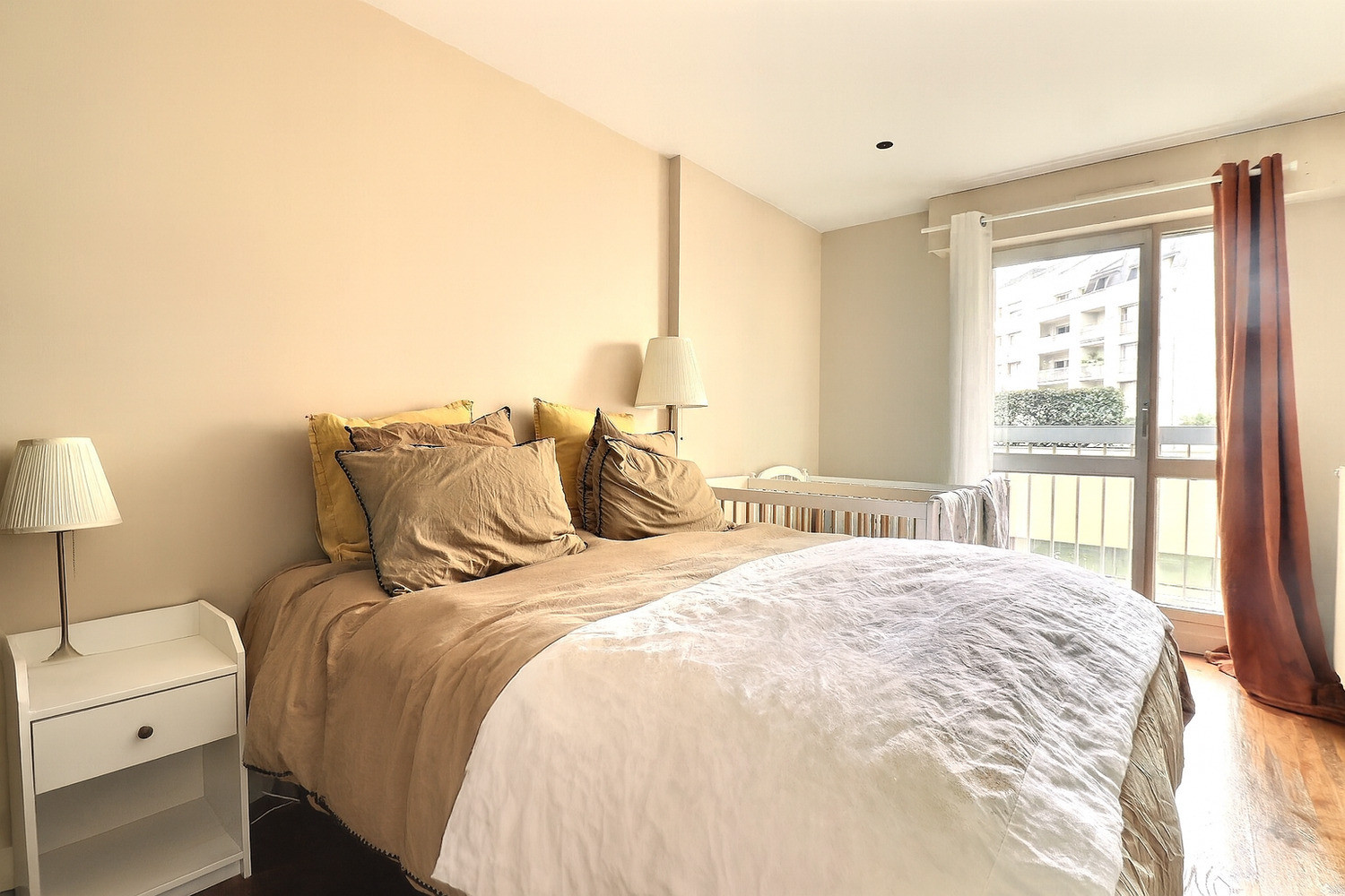 
                                                Vente
                                                 Centre ville - 72m² - 3 pièces avec terrasse