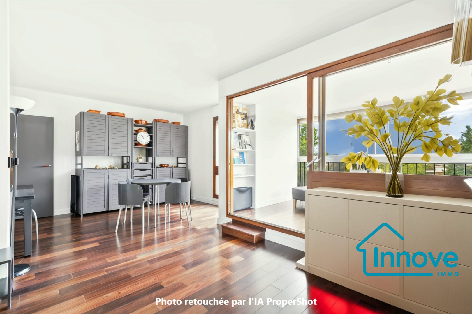 
                                                Vente
                                                 Centre ville, appartement 109 m² 3/4 chbres, dernier étage!