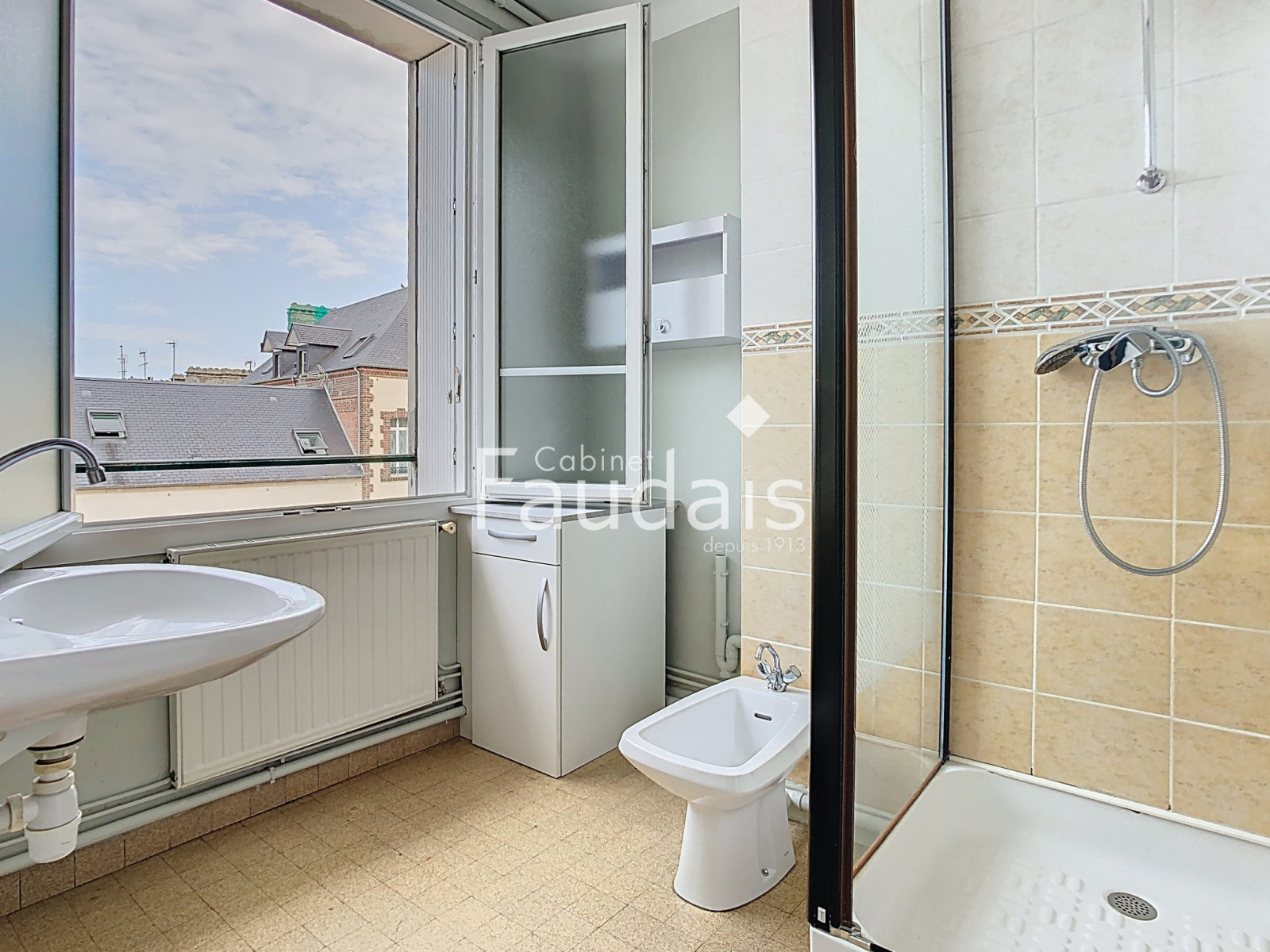 
                                                Vente
                                                 CENTRE VILLE DE SAINT-LÔ, Appartement, 2 chambres