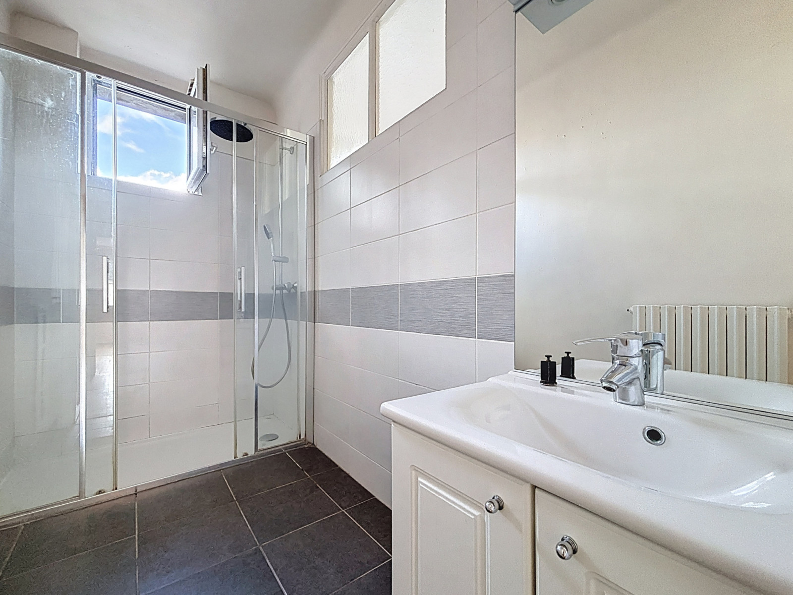 
                                                Vente
                                                 CENTRE-VILLE DE SAINT-LO, Appartement, 2 chambres 