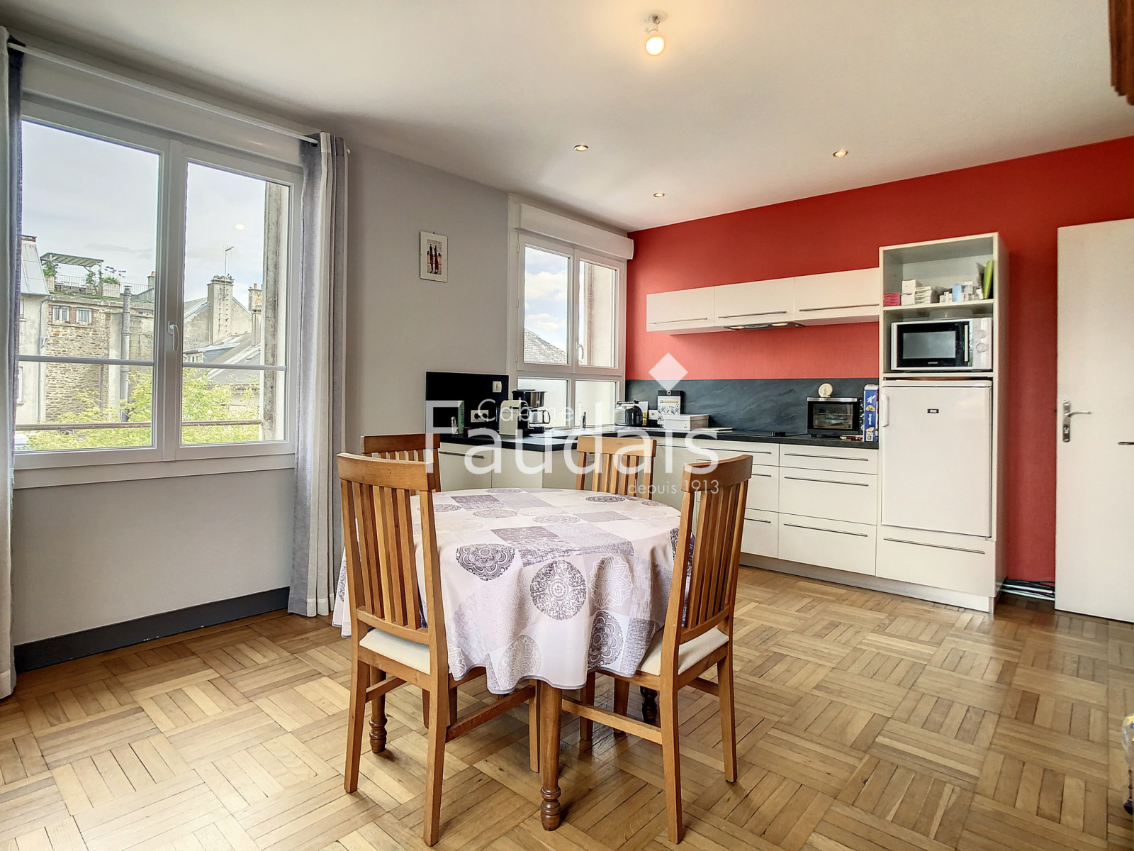 
                                                Vente
                                                 Centre-ville de SAINT-LO, Appartement 3 pièces