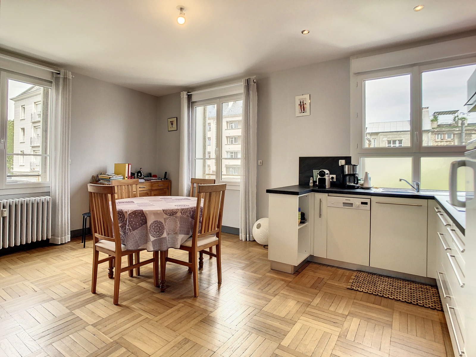 
                                                Vente
                                                 Centre-ville de SAINT-LO, Appartement 3 pièces