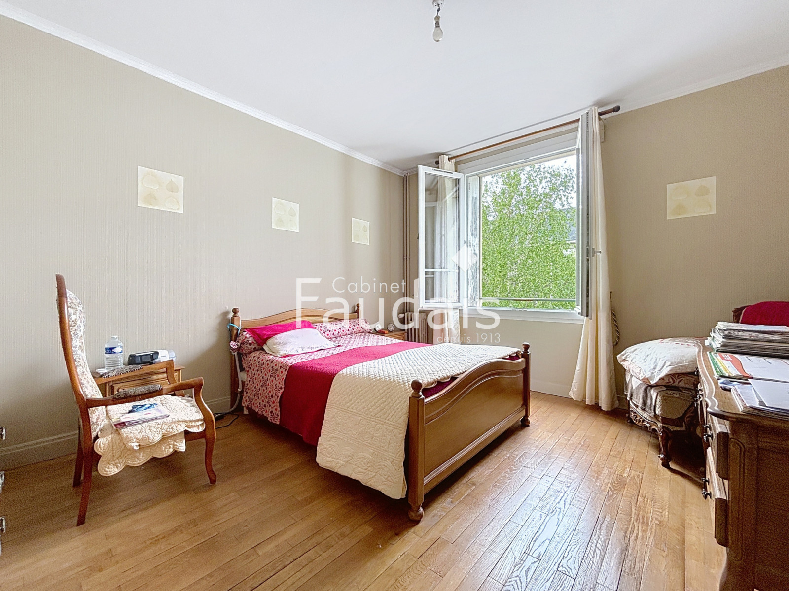 
                                                Vente
                                                 CENTRE-VILLE DE SAINT-LO, Appartement 3 pièces