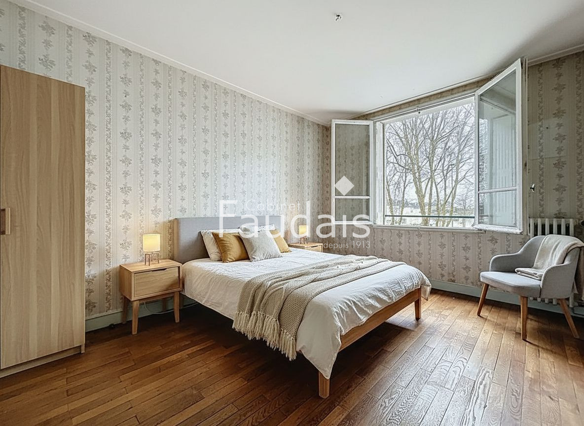 
                                                Vente
                                                 CENTRE-VILLE DE SAINT-LÔ, Appartement avec garage 