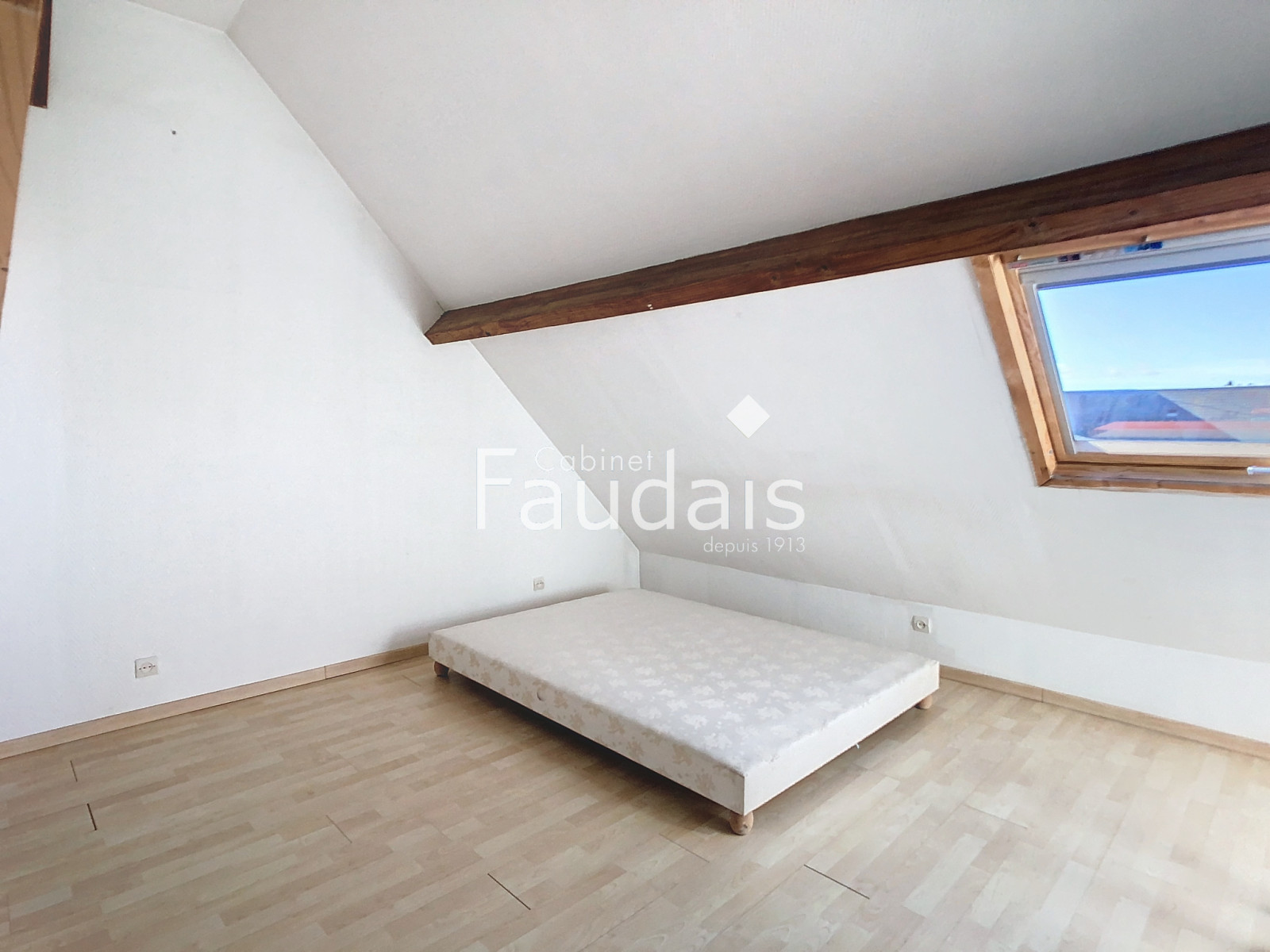 
                                                Vente
                                                 CENTRE-VILLE DE SAINT-LO, Appartement en duplex