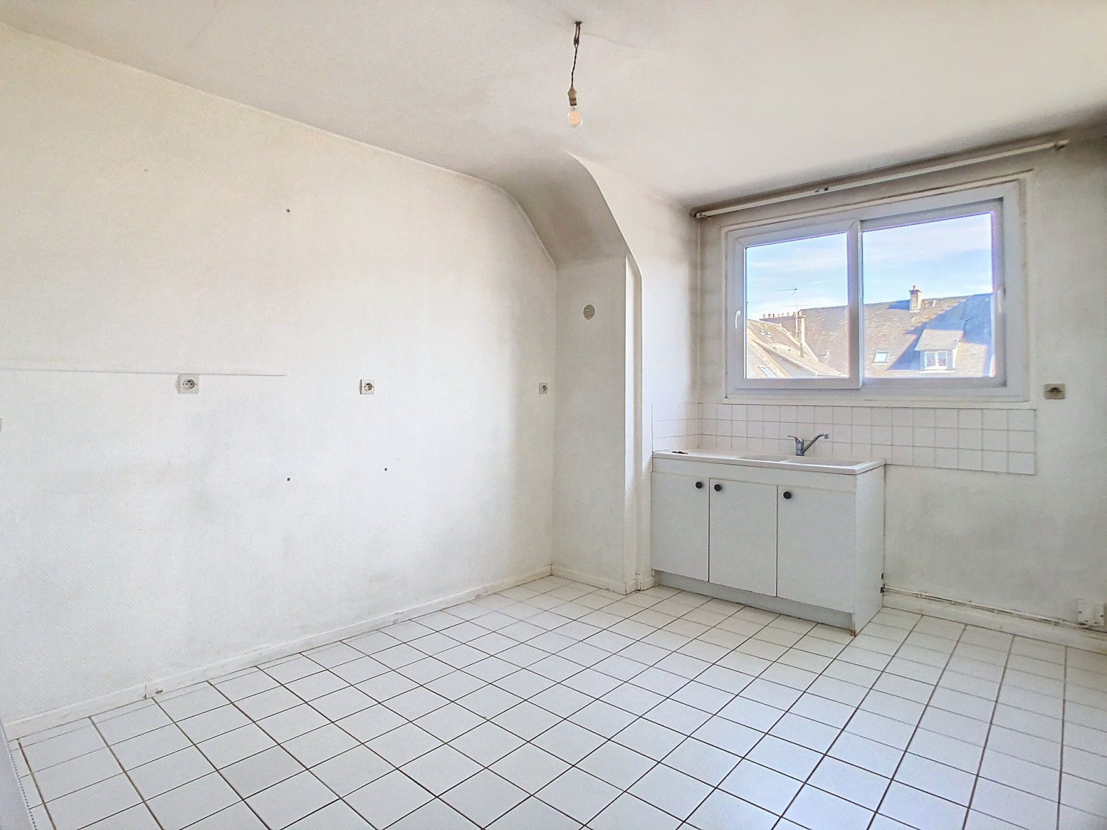 
                                                Vente
                                                 CENTRE-VILLE DE SAINT-LO, Appartement en duplex