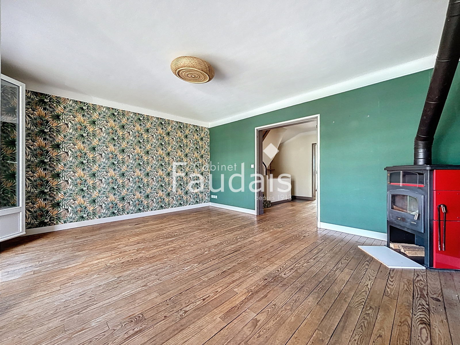 
                                                Vente
                                                 CENTRE-VILLE DE SAINT-LÔ, Appartement triplex, 4 chambres 