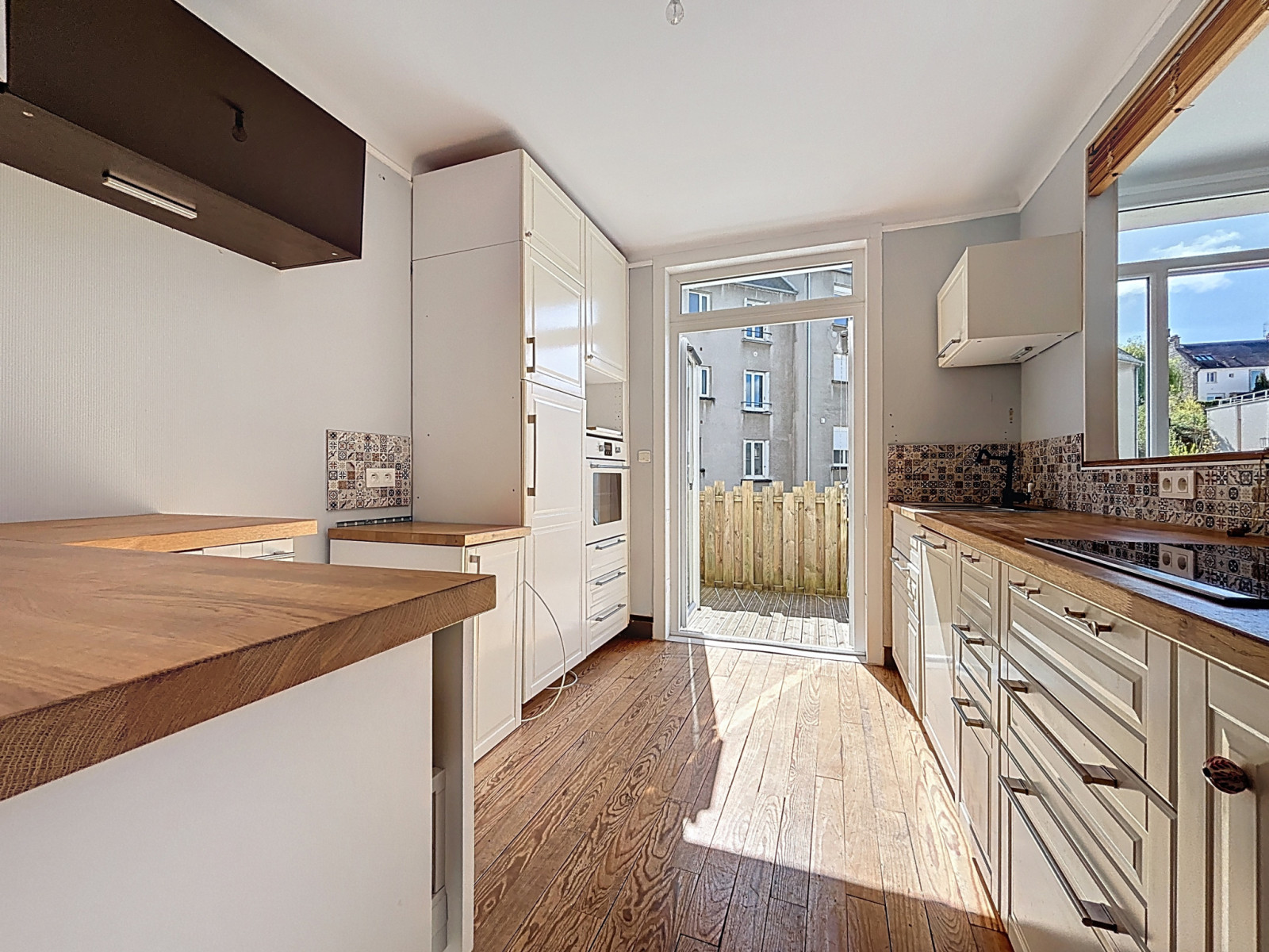 
                                                Vente
                                                 CENTRE-VILLE DE SAINT-LÔ, Appartement triplex, 4 chambres 