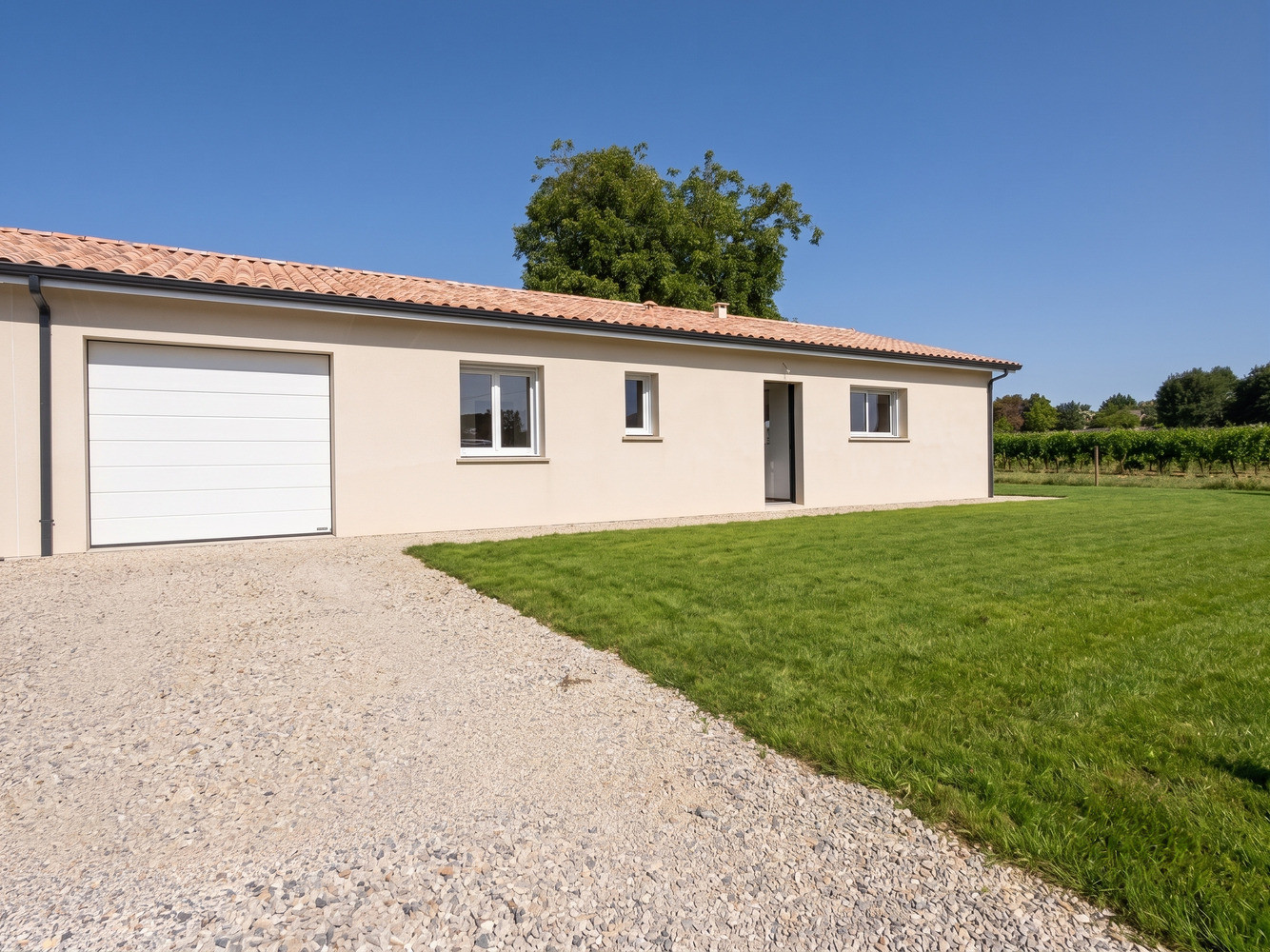 
                                                Vente
                                                 Centre ville/Maison plain pied jamais habitée
