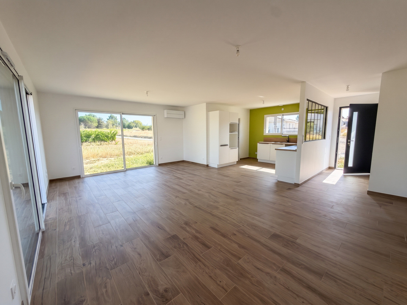 
                                                Vente
                                                 Centre ville/Maison plain pied jamais habitée