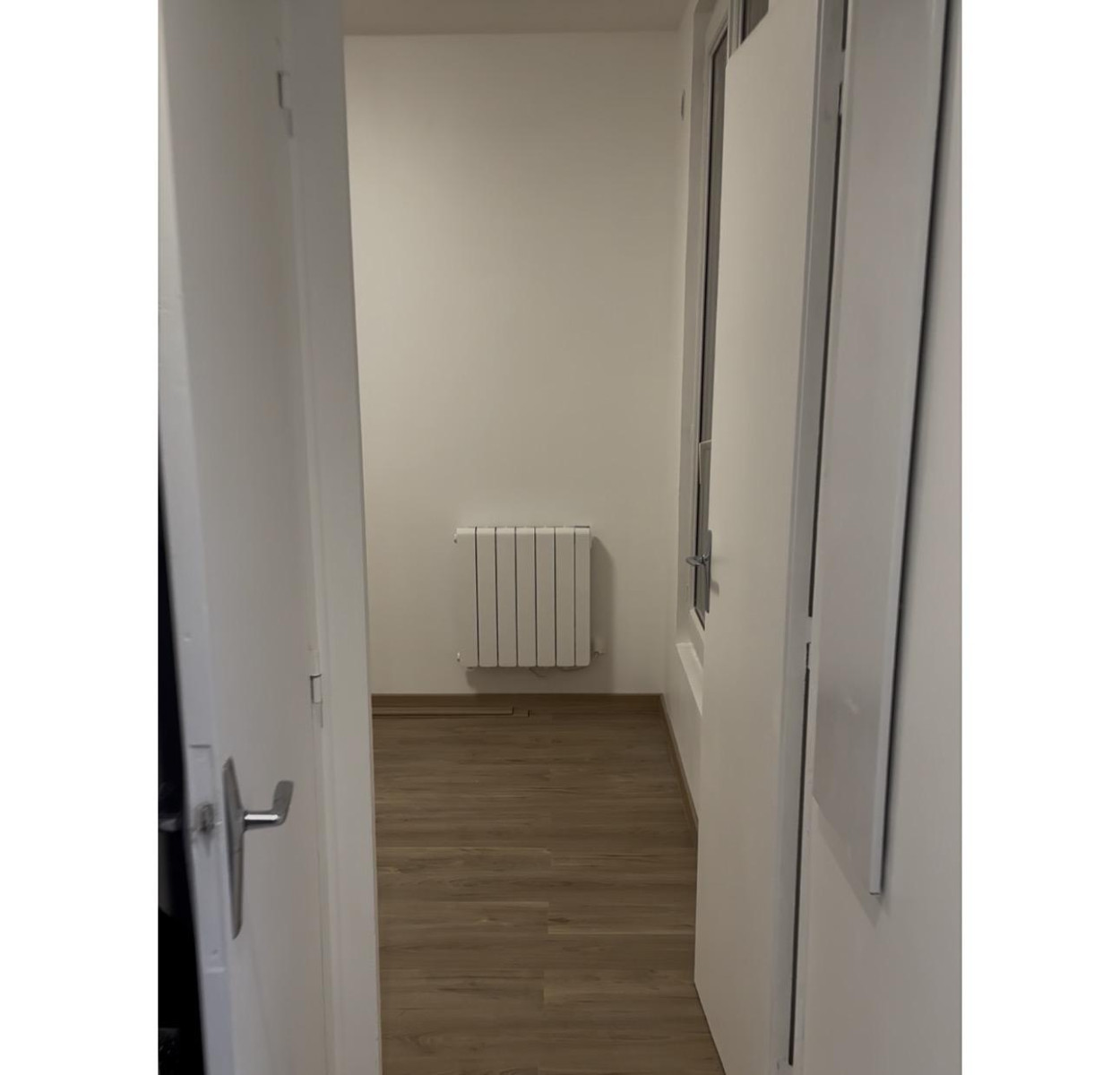 
                                                Location
                                                 Centre ville  proche mairie ecole , college, lycée