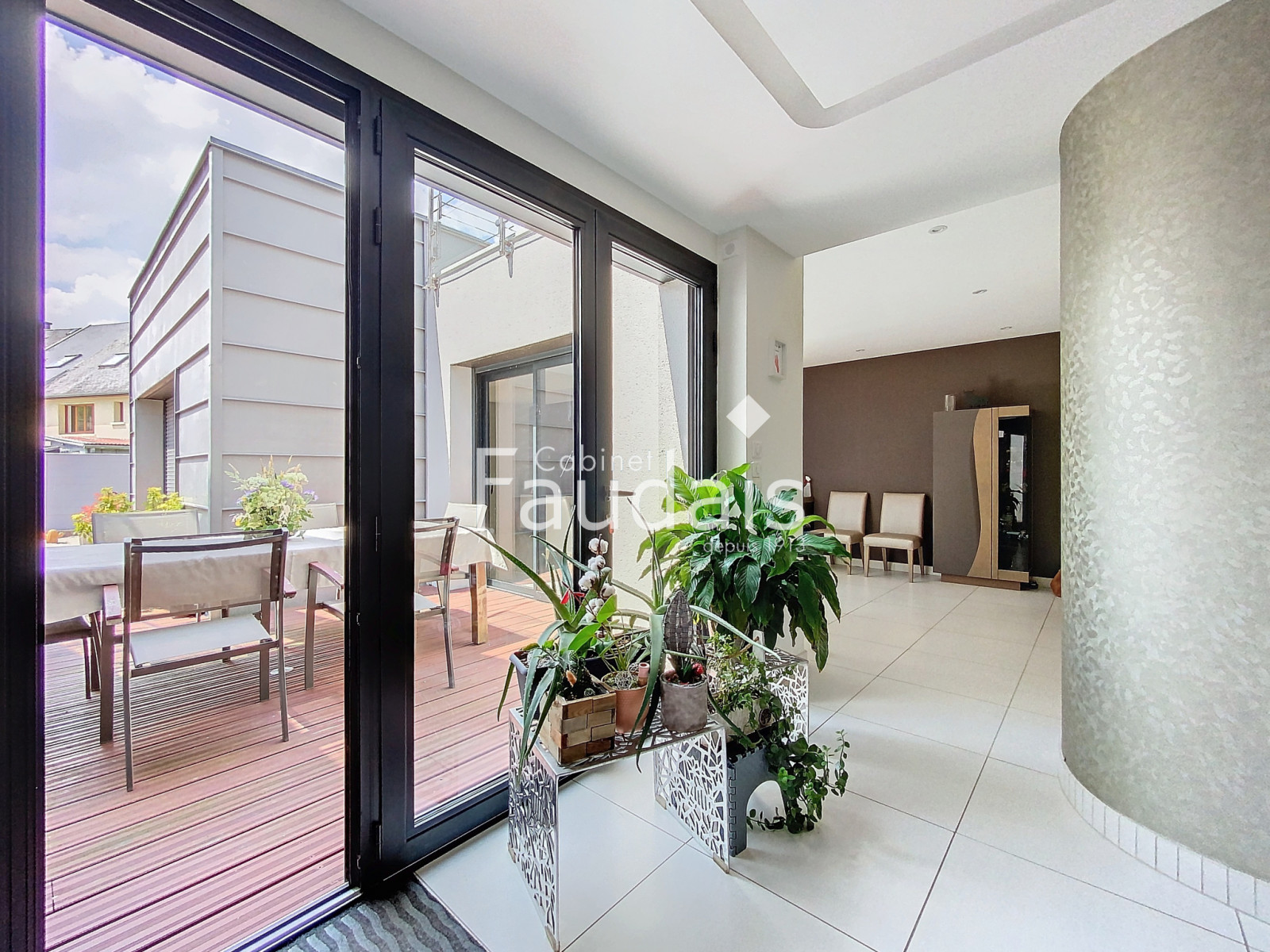 
                                                Vente
                                                 CENTRE VILLE SAINT LO - MAISON D'ARCHITECTE 