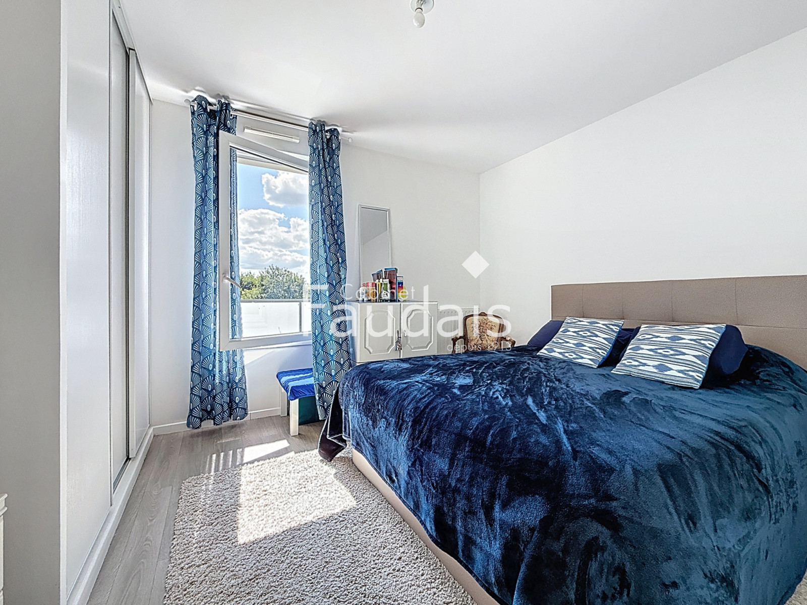 
                                                Vente
                                                 Centre ville ST LO