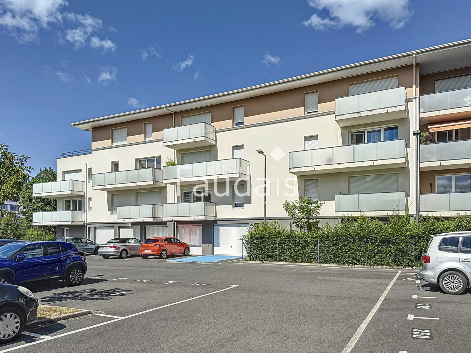 
                                                Vente
                                                 Centre ville ST LO