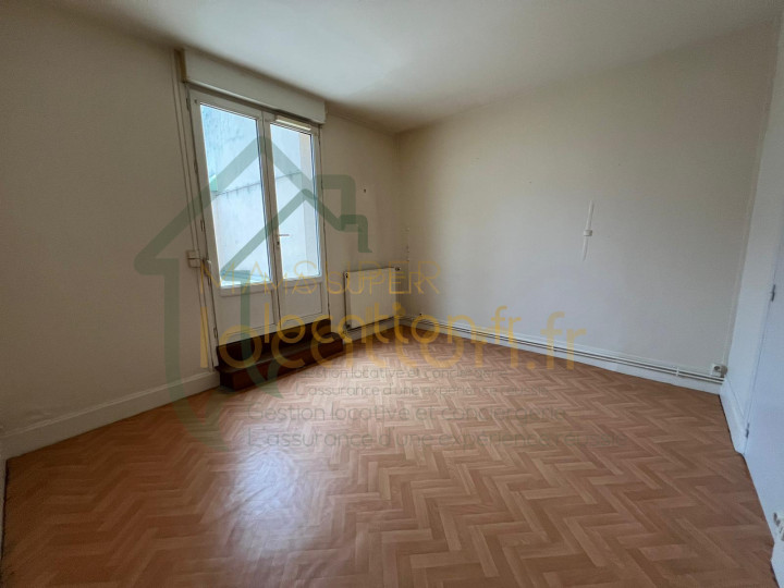 
                                                Location
                                                 Centre ville ST QUENTIN : Appartement T2 avec terrasse