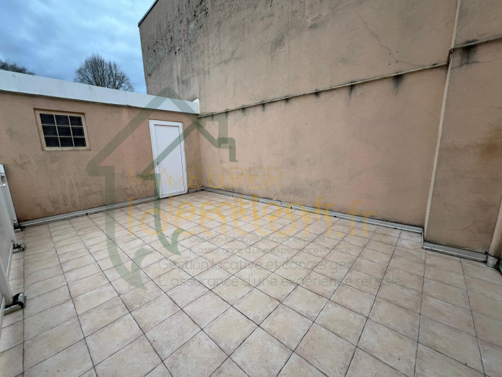 
                                                Location
                                                 Centre ville ST QUENTIN : Appartement T2 avec terrasse