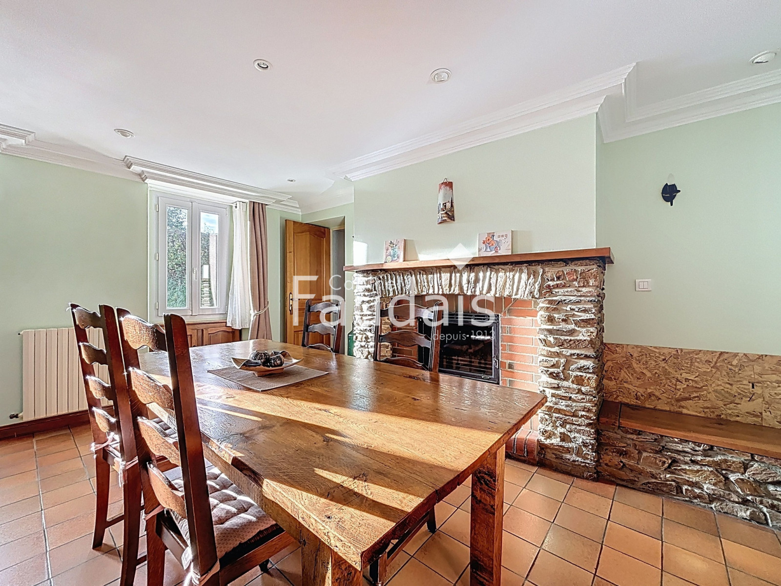 
                                                Vente
                                                 CERISY LA FORET - Maison 4 chambres - Proche commerces   AXE