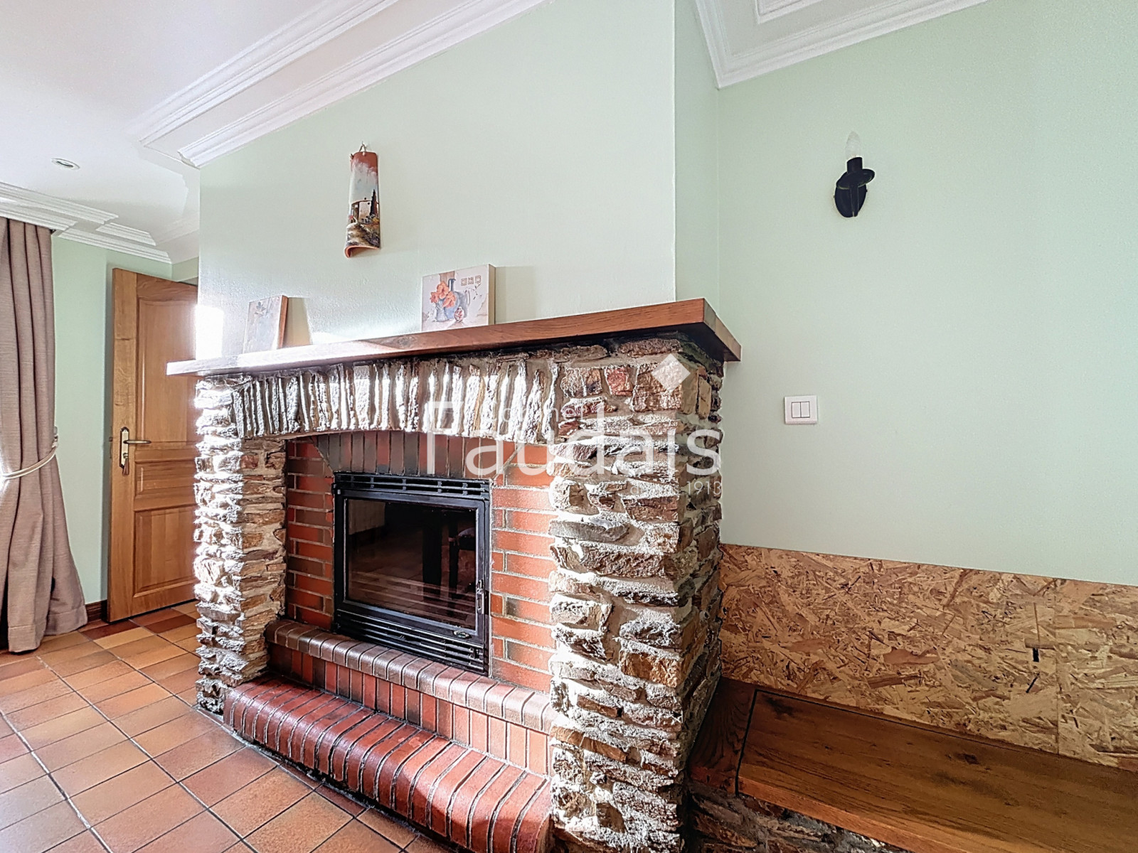 
                                                Vente
                                                 CERISY LA FORET - Maison 4 chambres - Proche commerces   AXE