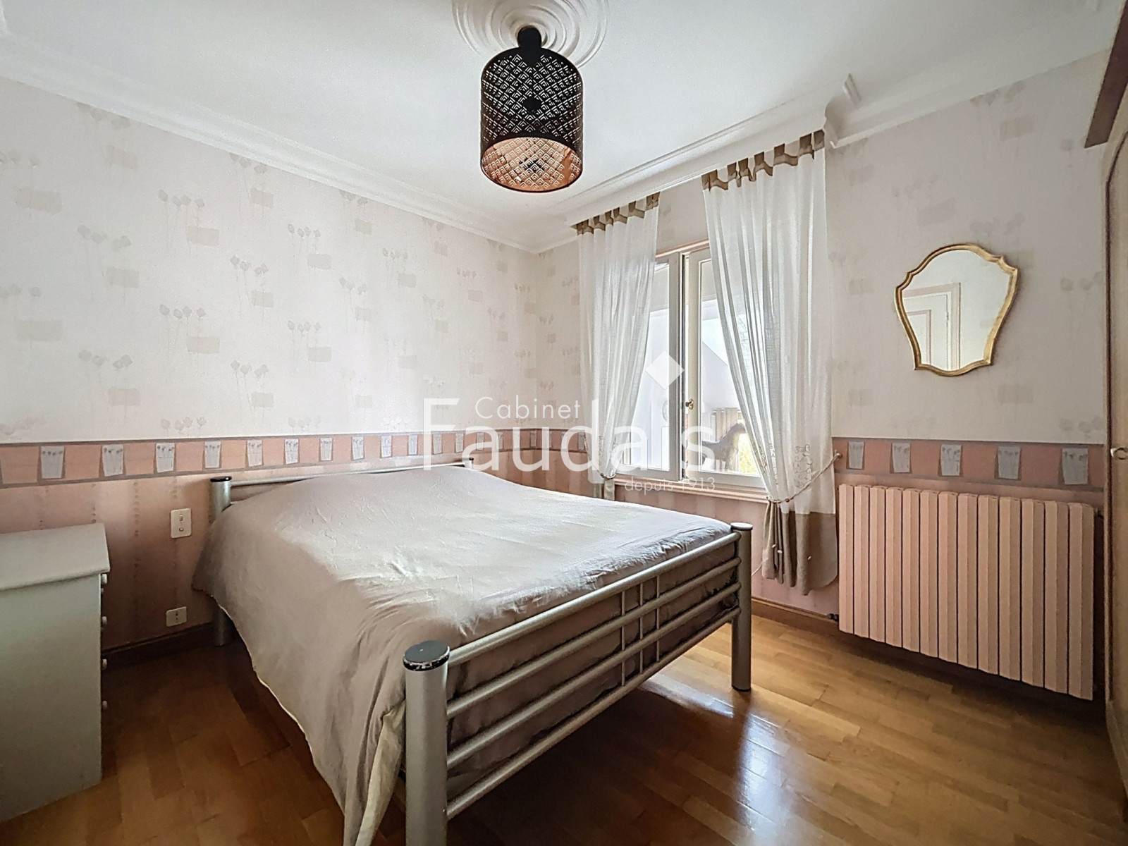 
                                                Vente
                                                 CERISY LA FORET - Maison 4 chambres - Proche commerces   AXE