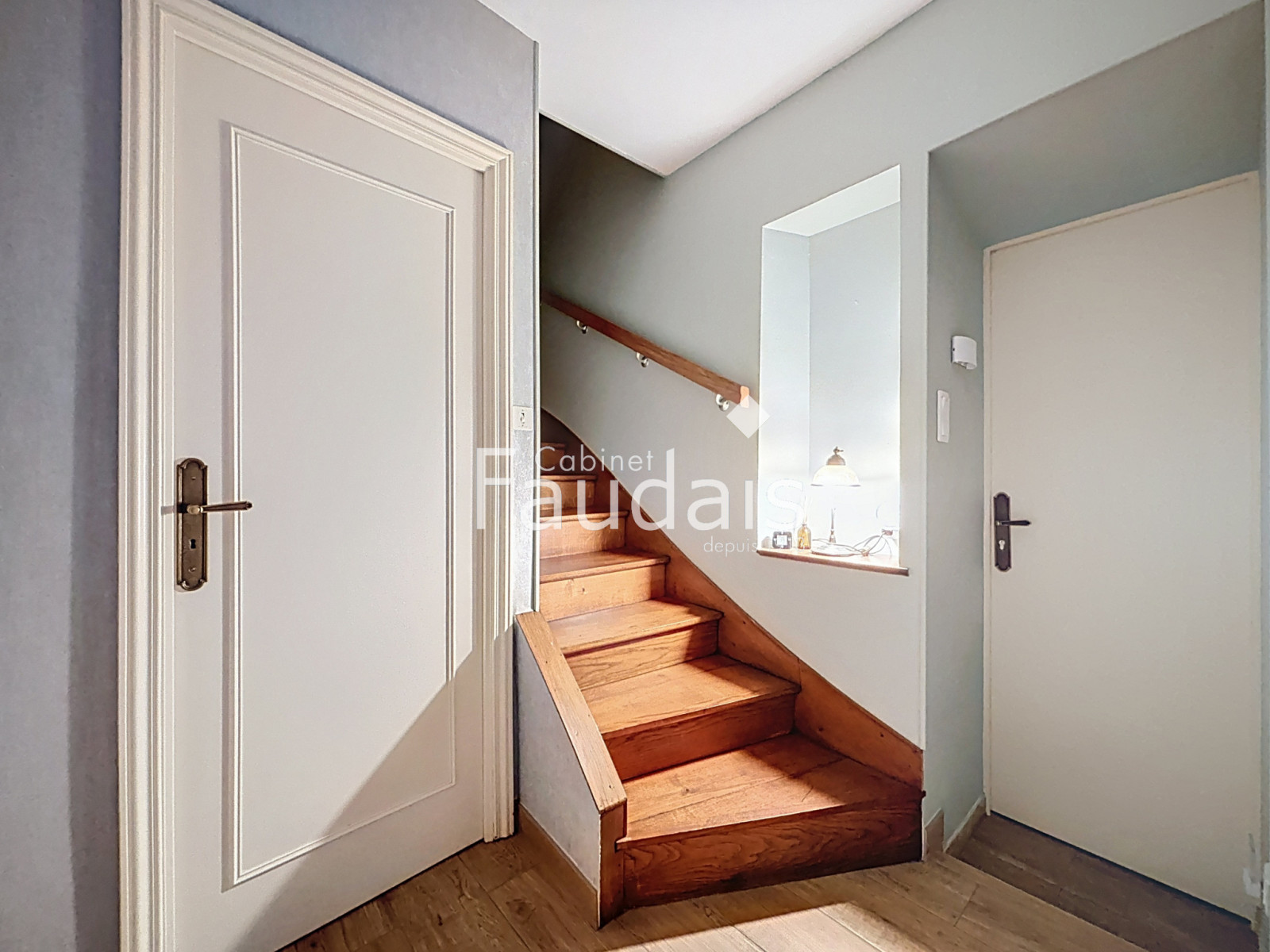 
                                                Vente
                                                 CERISY LA FORET - Maison 4 chambres - Proche commerces   AXE