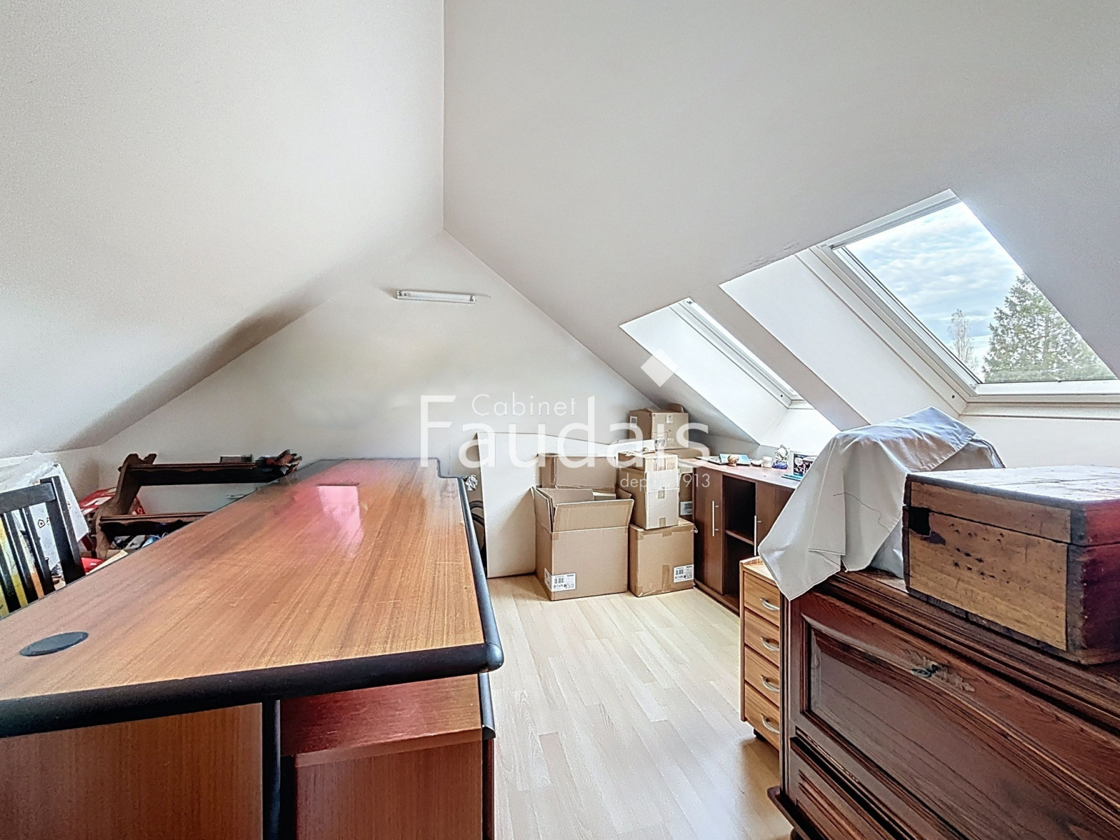 
                                                Vente
                                                 CERISY LA FORET - Maison 4 chambres - Proche commerces   AXE