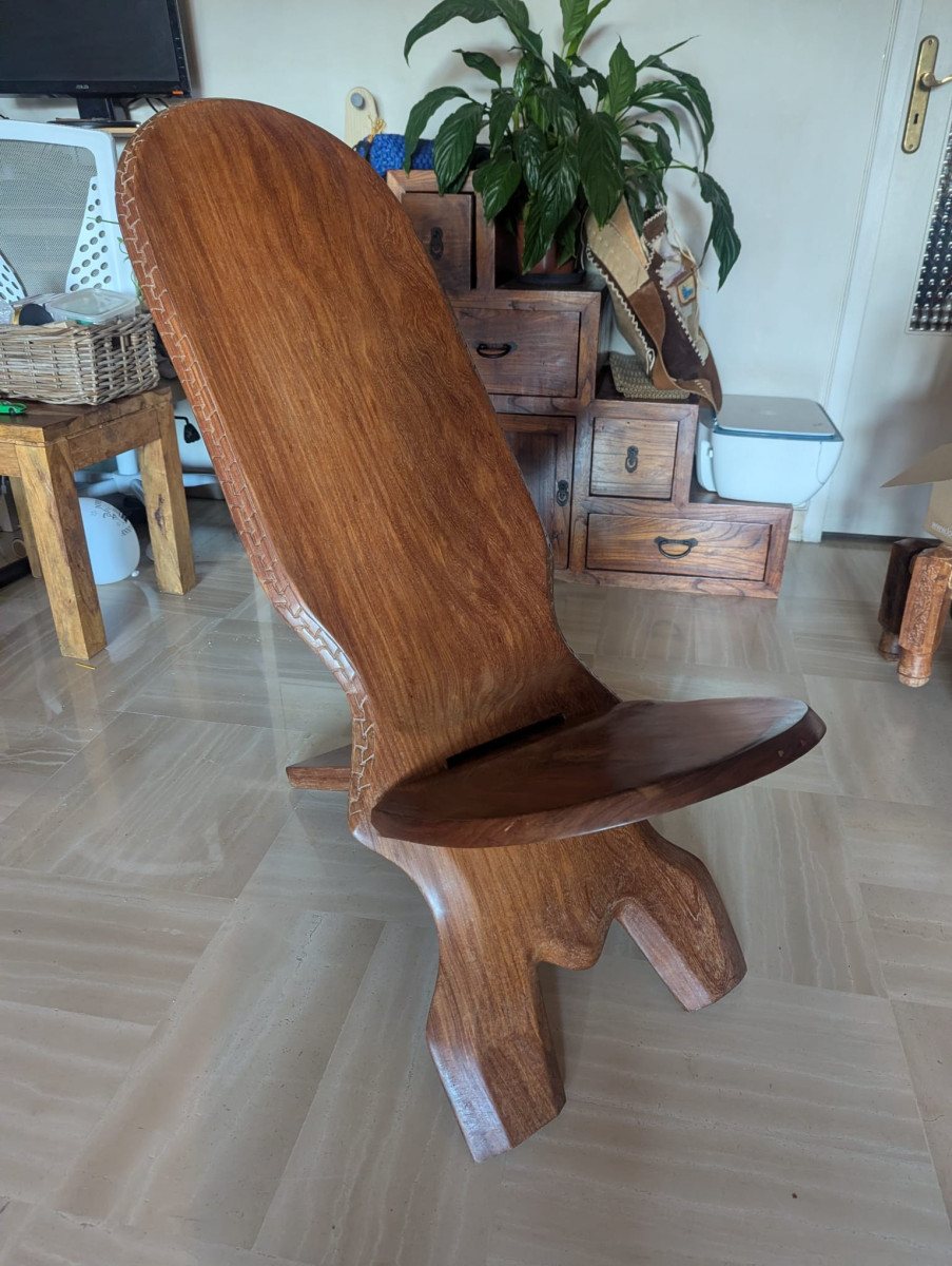 
                                                Meuble
                                                 Chaise basse africaine design en bois massif