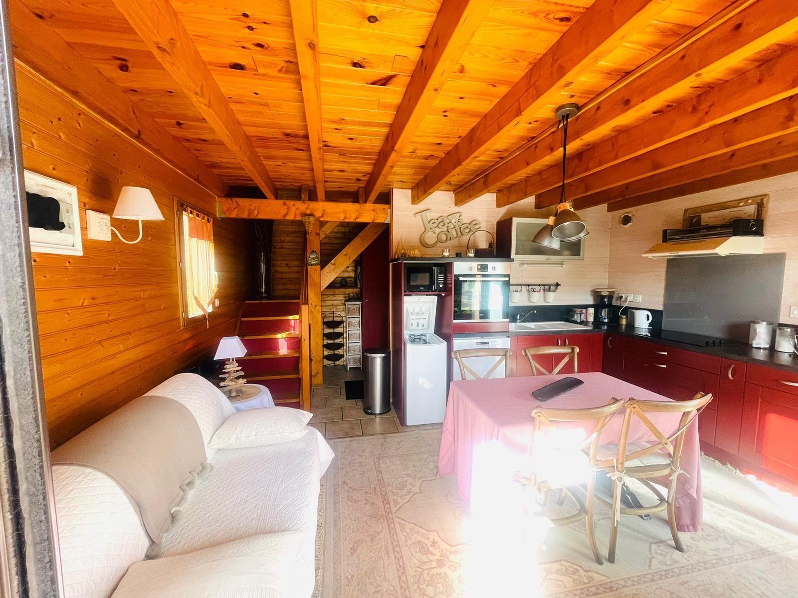 
                                                Location
                                                 Chalet au calme avec piscine dans domaine