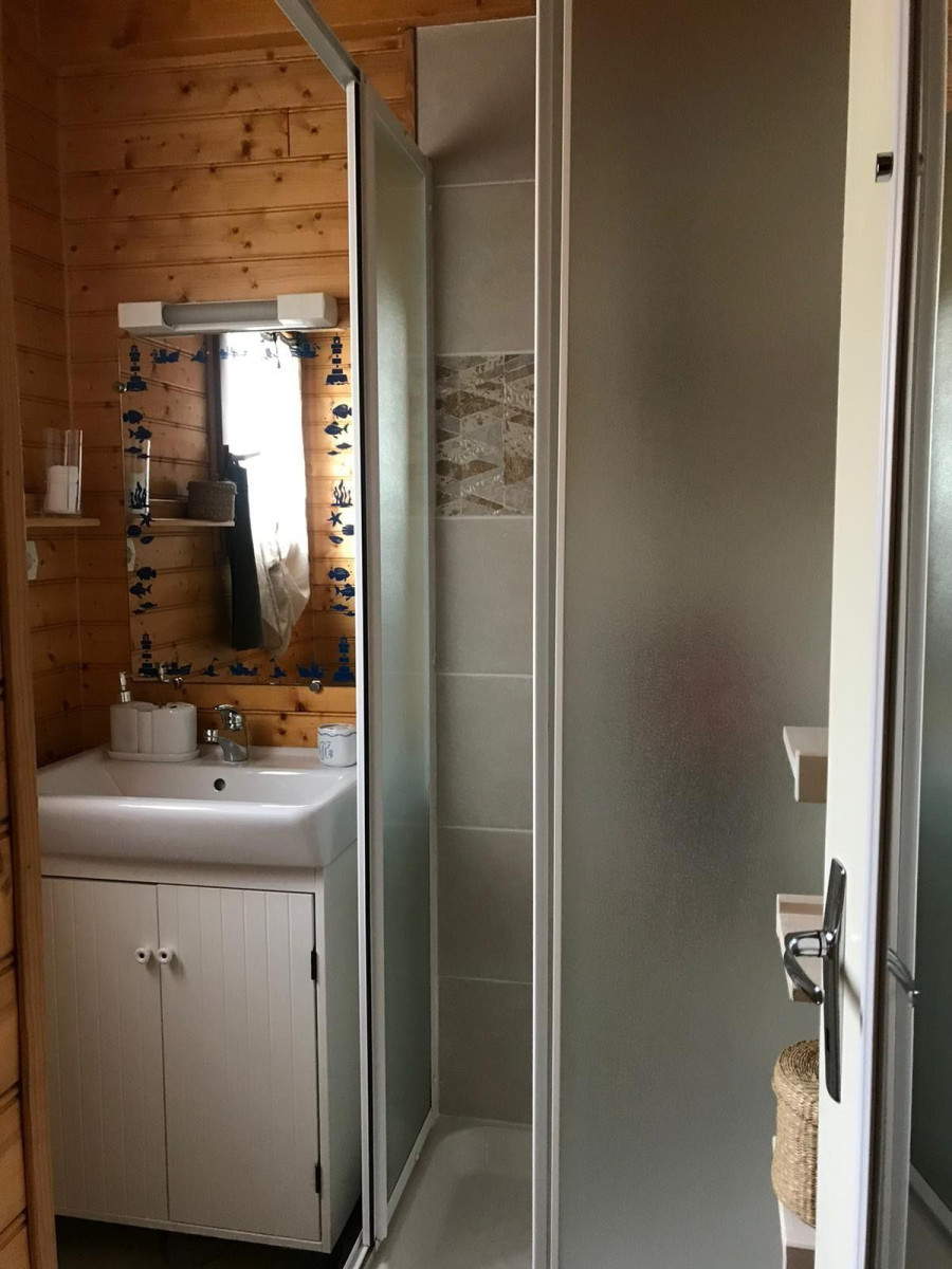 
                                                Location
                                                 Chalet au calme avec piscine dans domaine