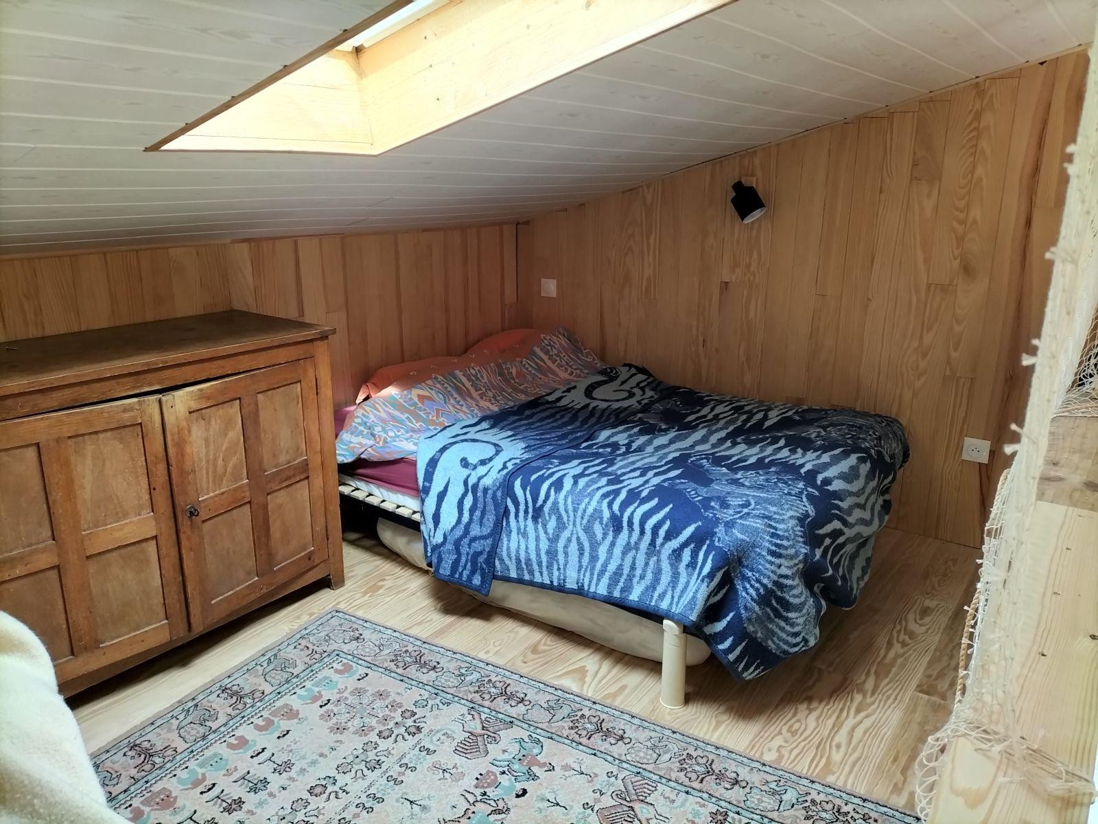 
                                                Location
                                                 Chalet bois au calme le Teich Courte durée