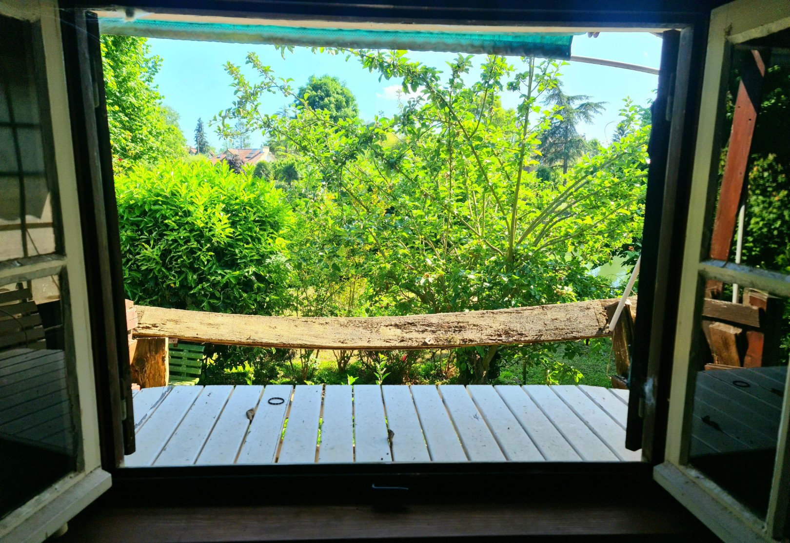 
                                                Vente
                                                 Chalet en bord de Seine, 2 pièces, vue d'exception