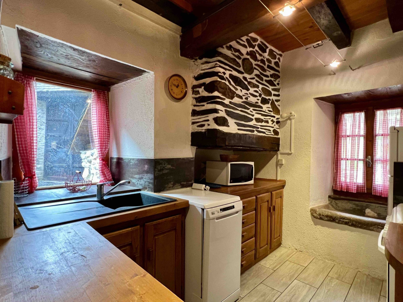 
                                                Vente
                                                 Chalet en pierre à vendre | Vielle-Aure | Hautes Pyrénées (65