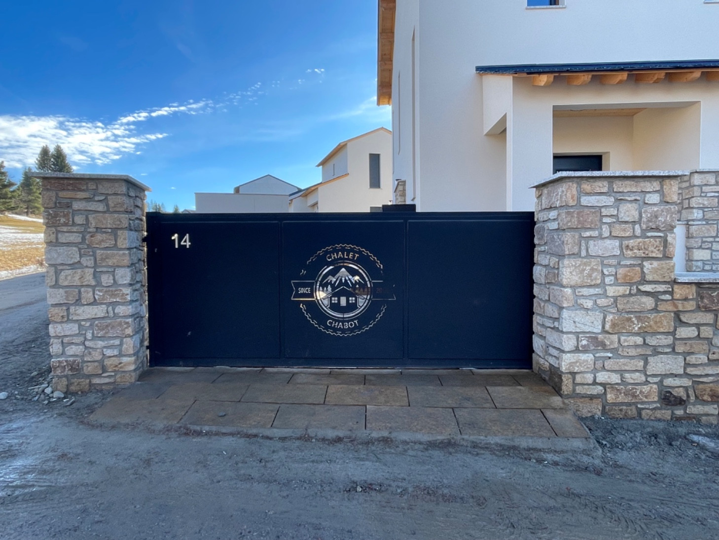 
                                                Vente
                                                 CHALET RÉCENT 120M2