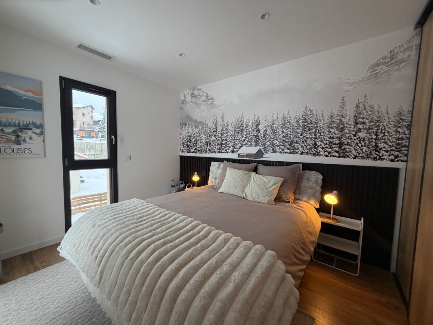 
                                                Vente
                                                 CHALET RÉCENT 120M2