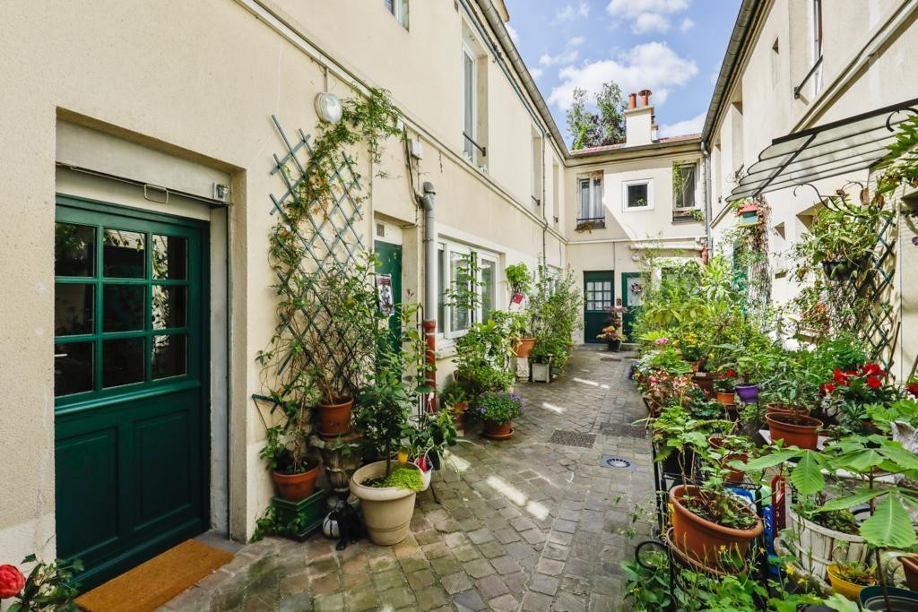 
                                                Location
                                                 Chaleureux 2P meublé Ligne1