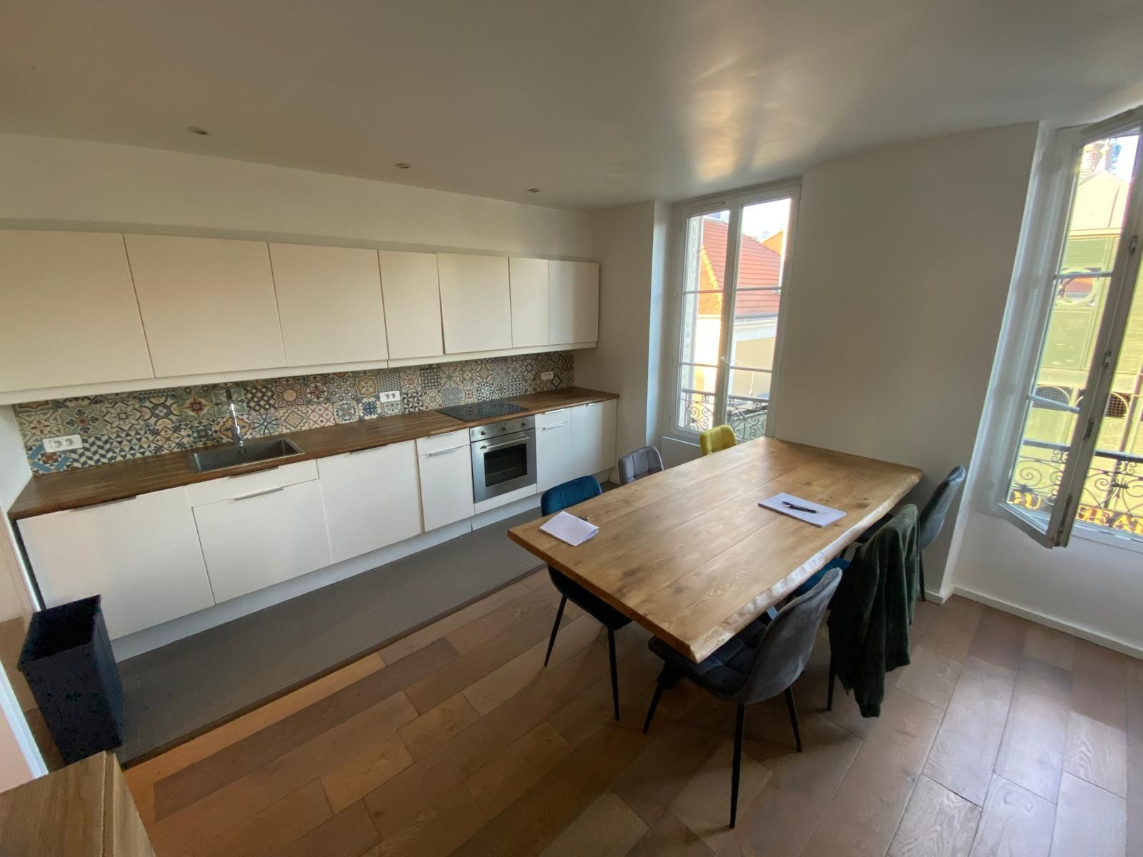 
                                                Location
                                                 Chaleureux et lumineux T3 meublé de 54m2 disponible le 1er Avril (loyer tout inclus)
