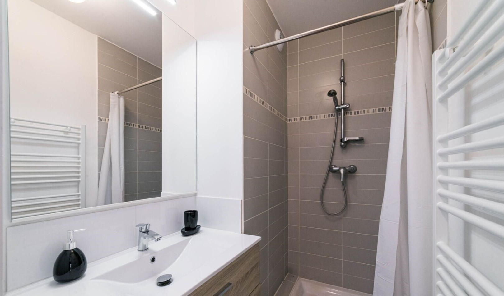 
                                                Colocation
                                                 Chambre 1 -  3 chambres disponibles en colocation