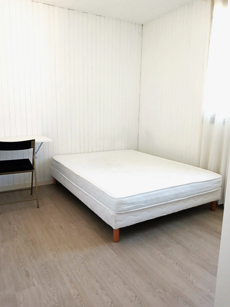 
                                                Colocation
                                                 Chambre 10m² à Pessac