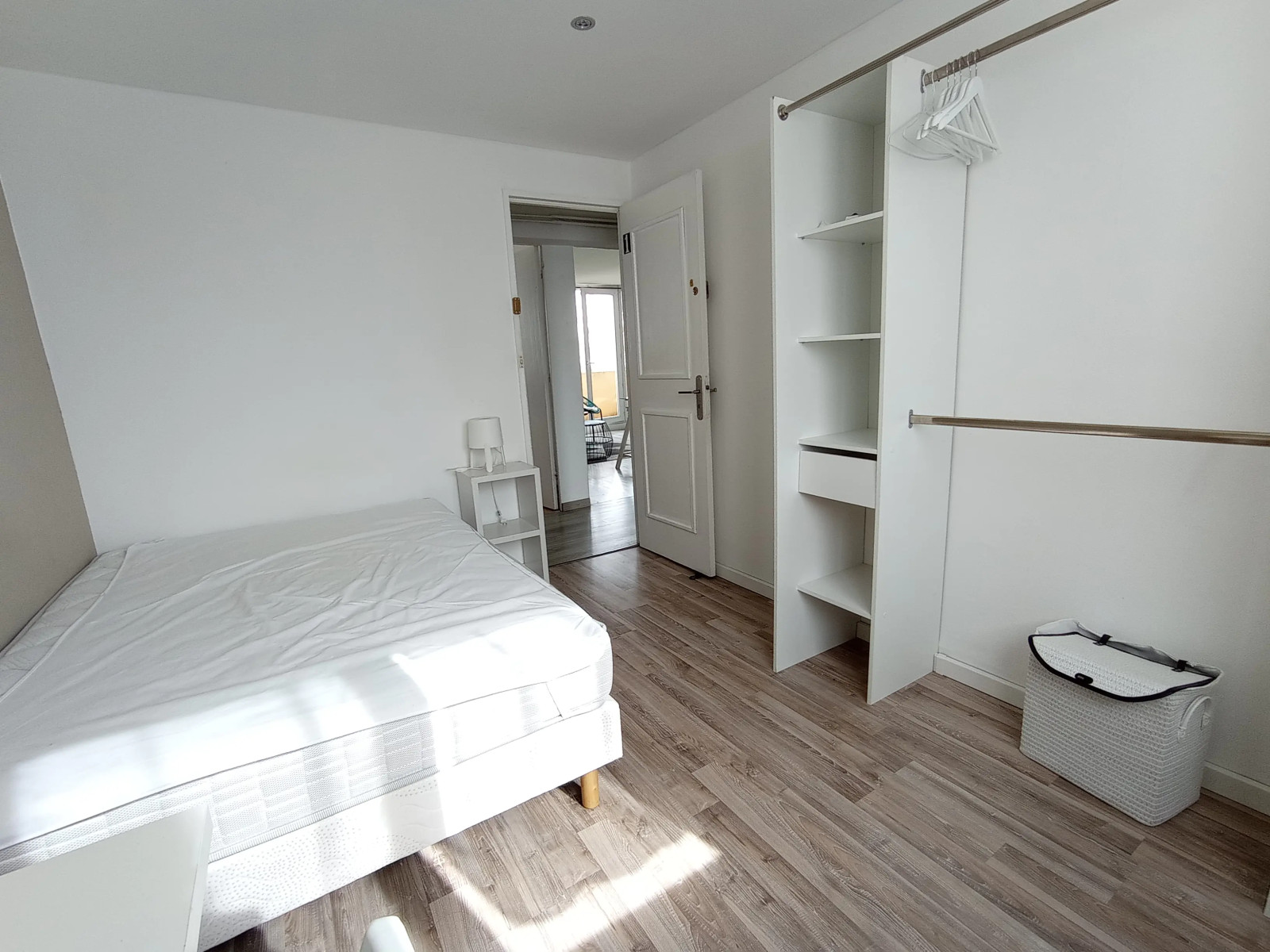 
                                                Colocation
                                                 Chambre 10m² à pessac