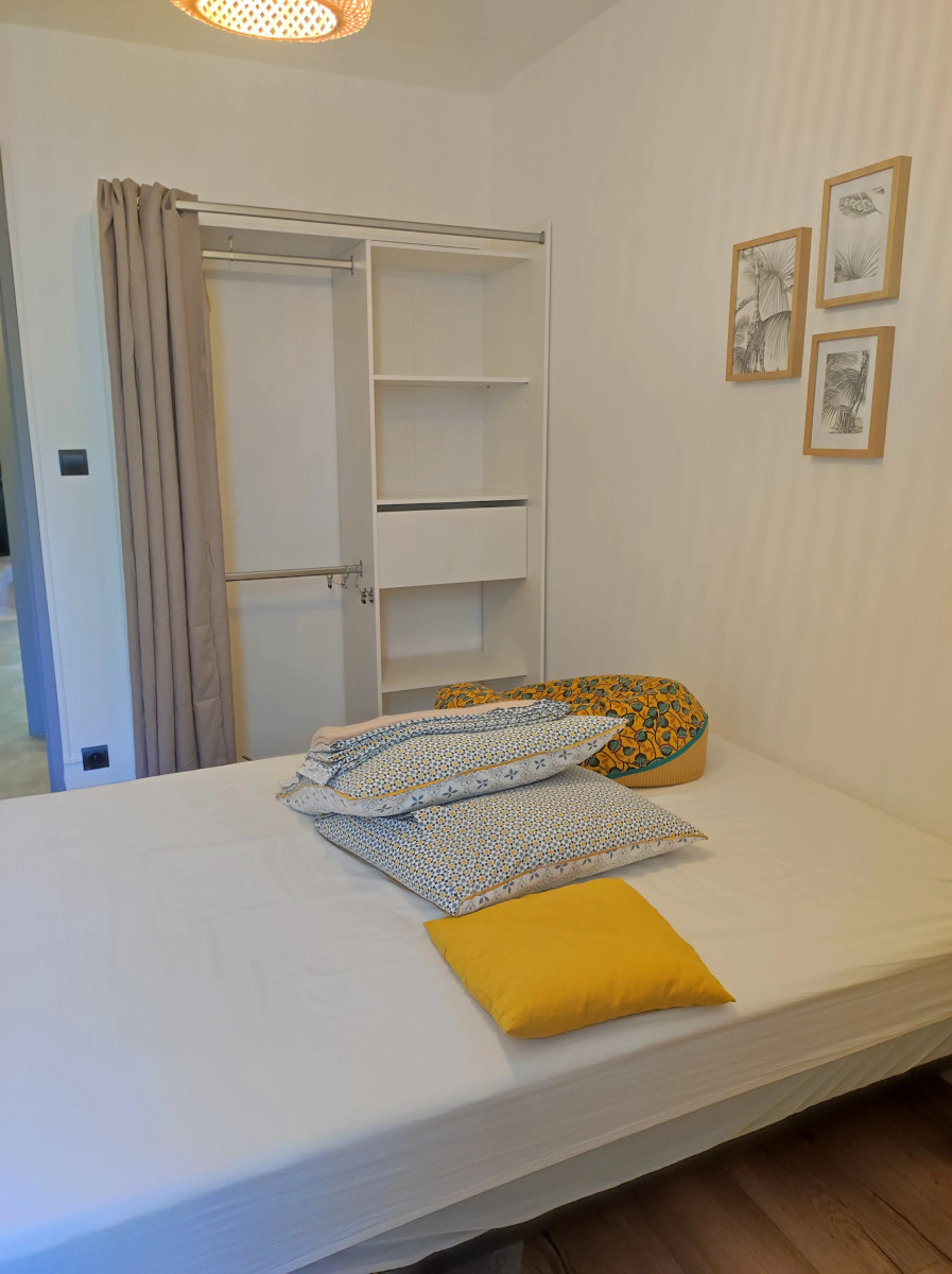 
                                                Colocation
                                                 Chambre 11m² à Lormont