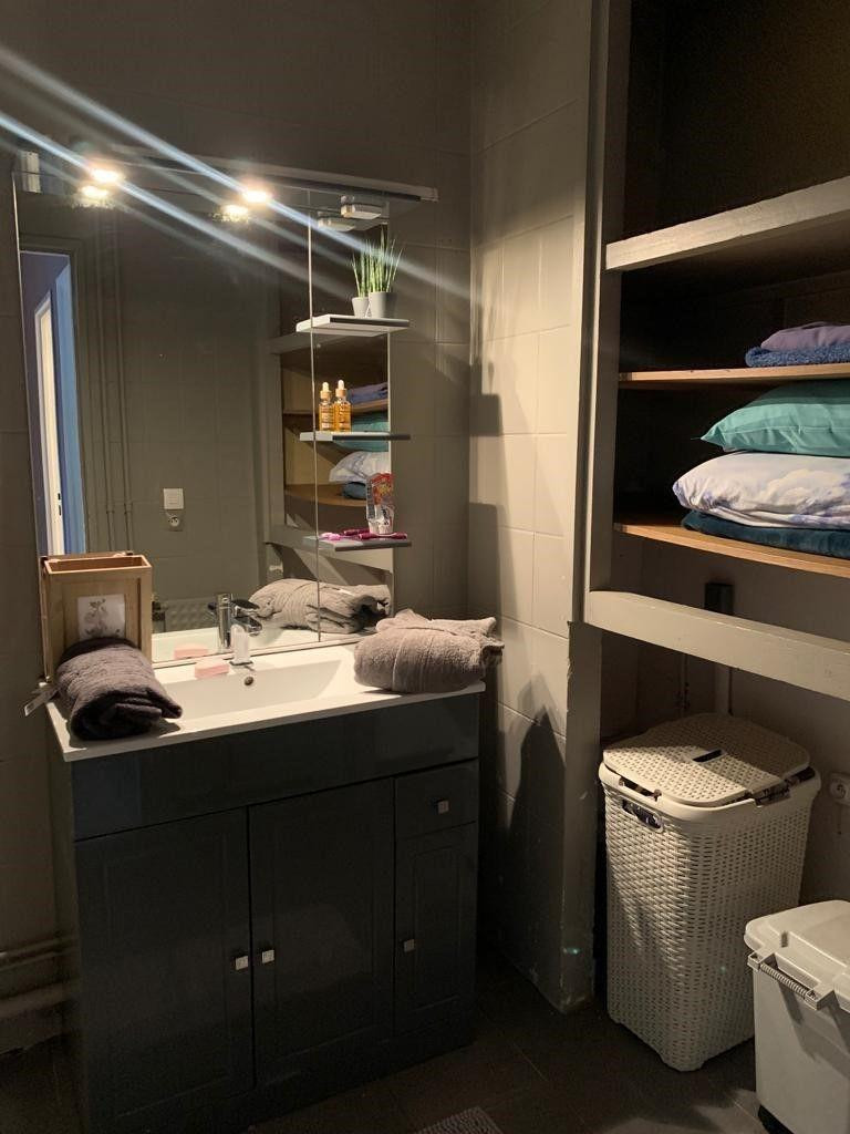
                                                Colocation
                                                 Chambre 12m² avec balcon dans bel appartement