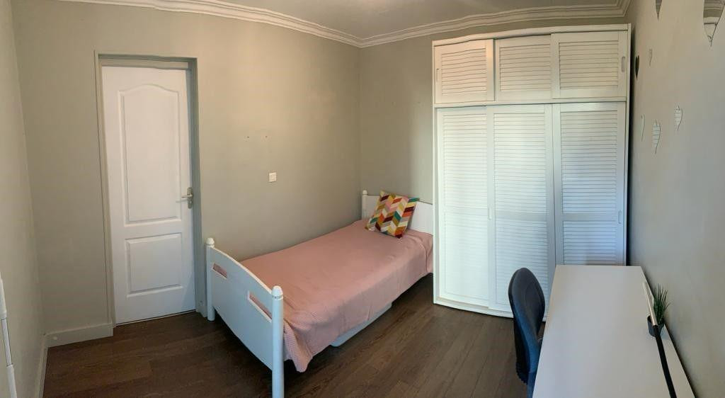 
                                                Colocation
                                                 Chambre 12m² avec balcon dans bel appartement