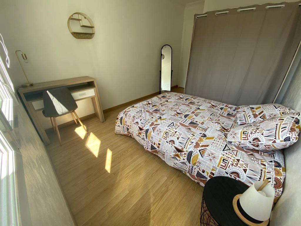 
                                                Colocation
                                                 Chambre 12m² dans belle coloc 101m² à Villejean