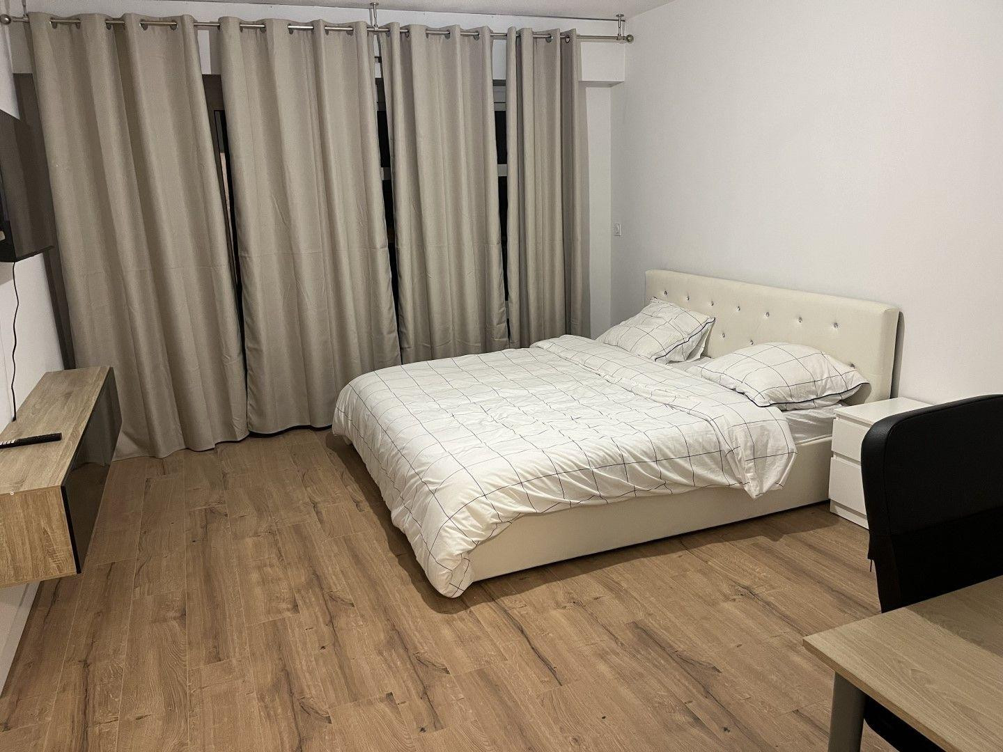 
                                                Colocation
                                                 Chambre 13m² dispo dans bel appartement meublé