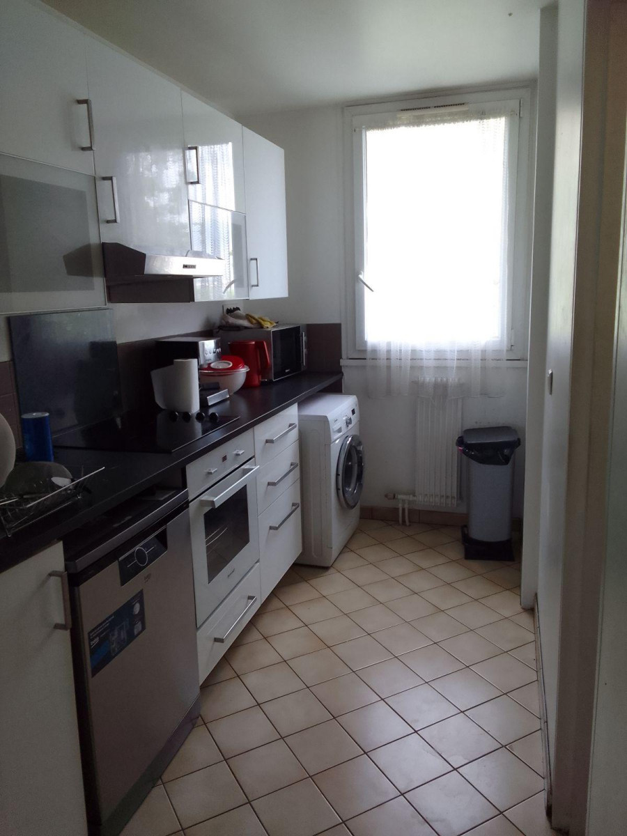 
                                                Colocation
                                                 Chambre 14 m2 en colocation dans un F5 proche RERA