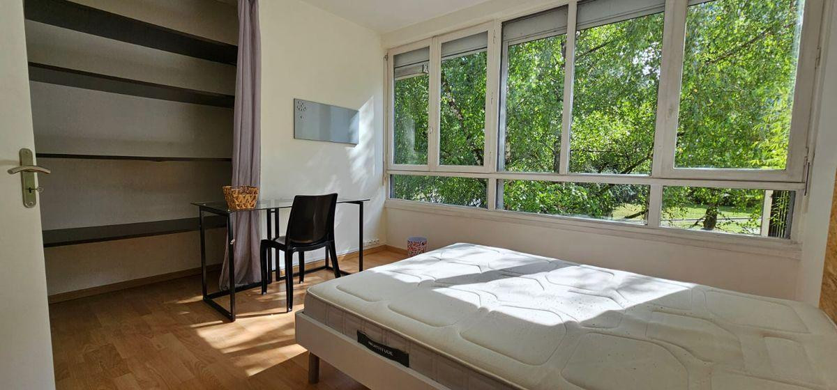 
                                                Colocation
                                                 Chambre 14m² meublée dans coloc 76m²