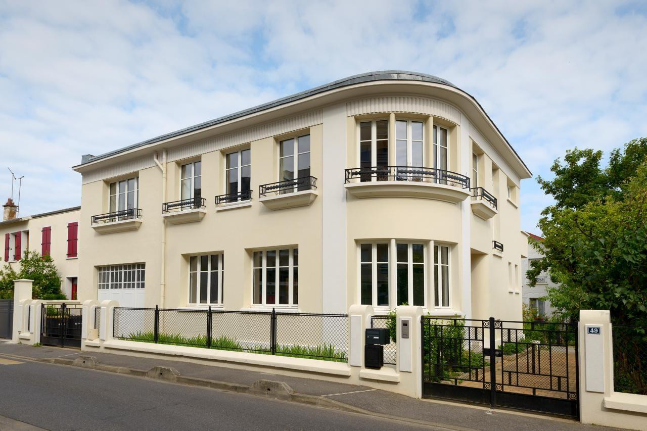 
                                                Colocation
                                                 Chambre 14m2 maison Art Déco 300m2 a 6mn Paris !