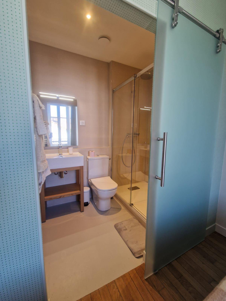 
                                                Colocation
                                                 Chambre 14m2 maison Art Déco 300m2 a 6mn Paris !