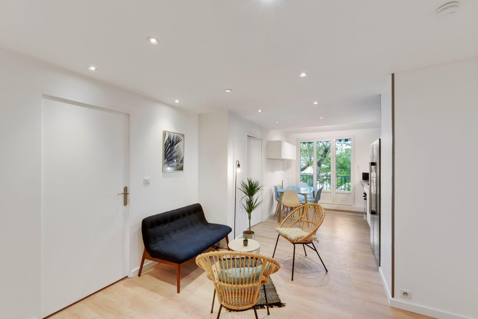 
                                                Location
                                                 ✨ Chambre 17m2 avec sdb privé, proche centre ville